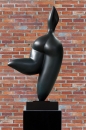 SKULPTUR ABSTRAKTER WEIBLICHER AKT. OBERFL�CHE IN MATTER BRONZE.