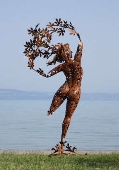 Nude female Garden sculpture