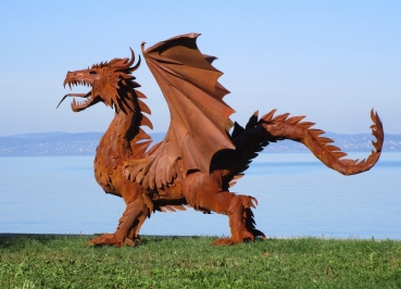 Amazing dragon sculpture rusty iron with wings