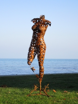 Große Akt Statue Jungfrau Garten Skulptur rostig