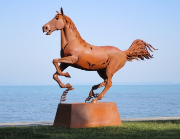 Horse life size garden sculpture rusty