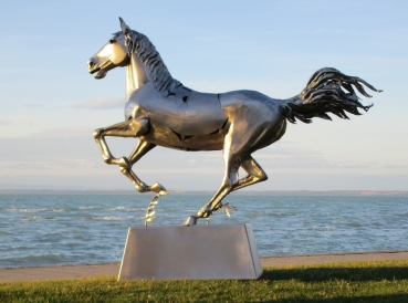 Big horse sculpture steel