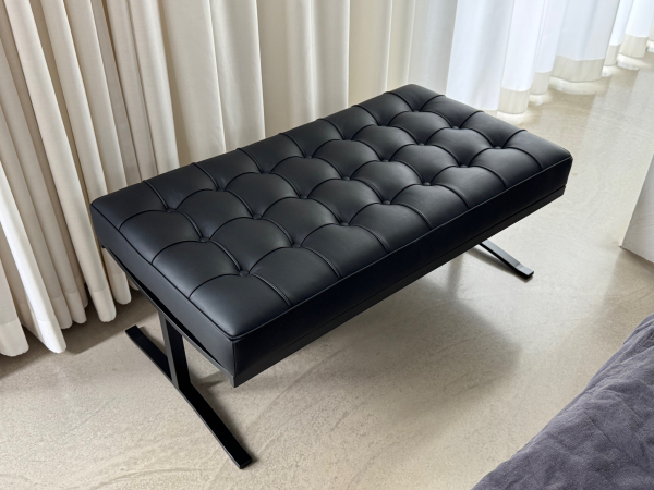 Bench black leather and black frame