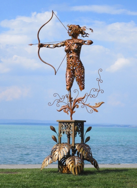 Lebensgroße Artemis Skulptur Rost Stahl