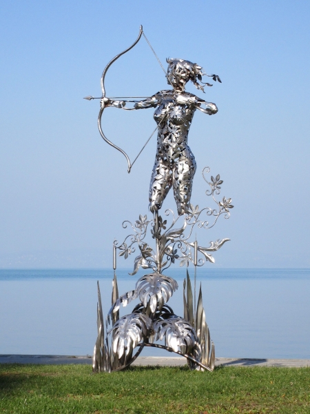 Artemis Göttin Gartenskulptur