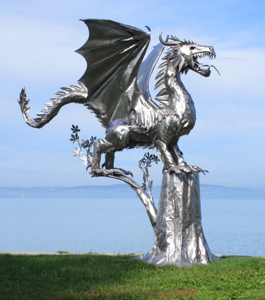 Big Dragon with wings on tree stainless