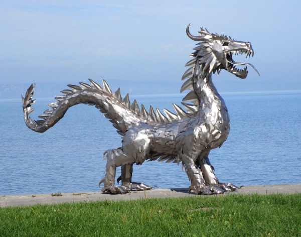 Huge Dragon garden sculpture