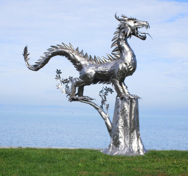 Garden artwork dragon
