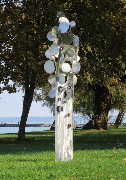 Riesige Gartenskulptur aus Edelstahl