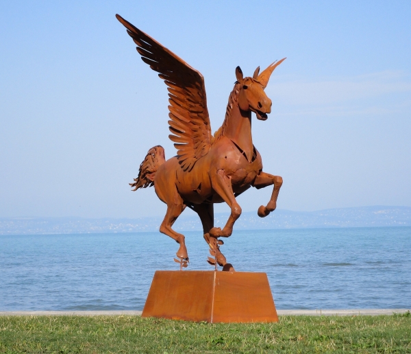 Pegasus garden sculpture steel rusty