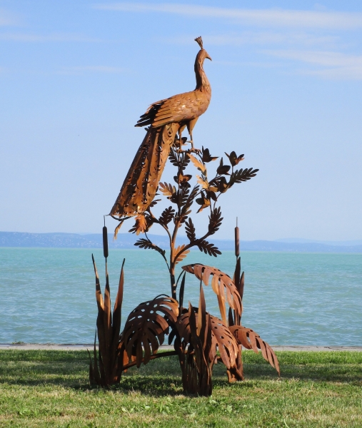 XXL Pfau Gartenskulptur rostig