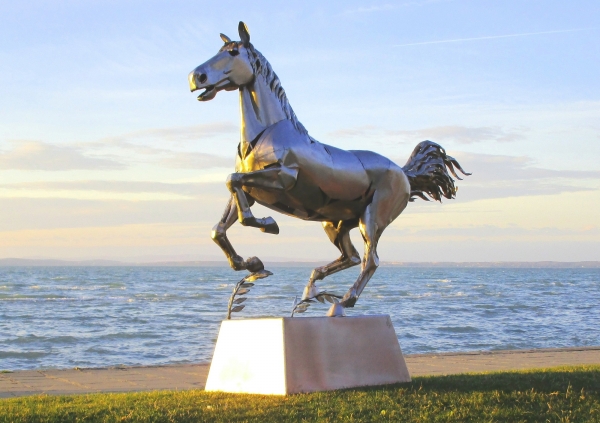 Life Size Horse sculpture garden