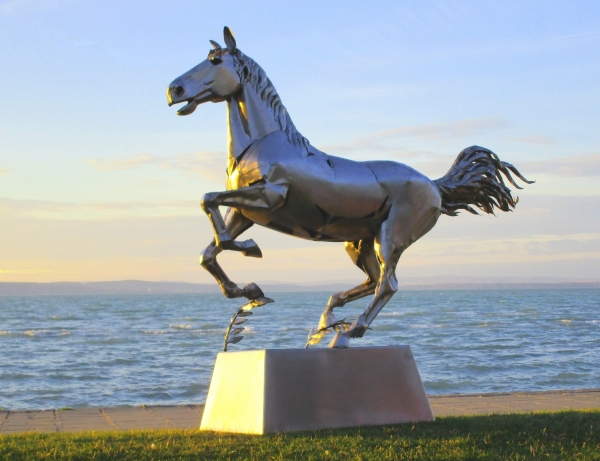 Horse life size garden sculpture