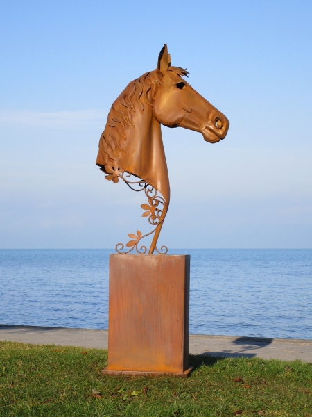 Horse monument