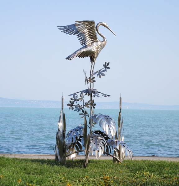 XXL crane sculpture garden stainless steel