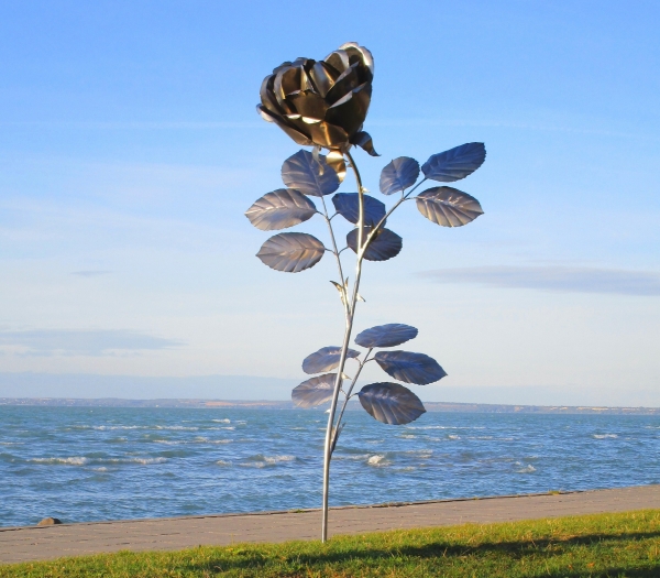 XXL Gartenrose aus Edelstahl