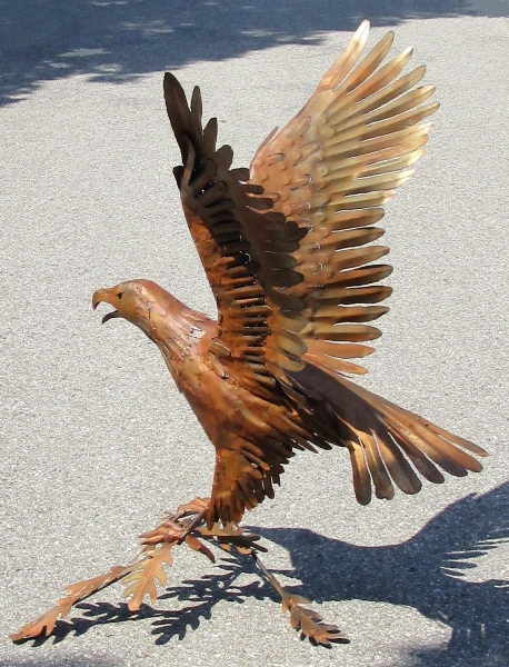 Steinadler Garten Skulptur rostig